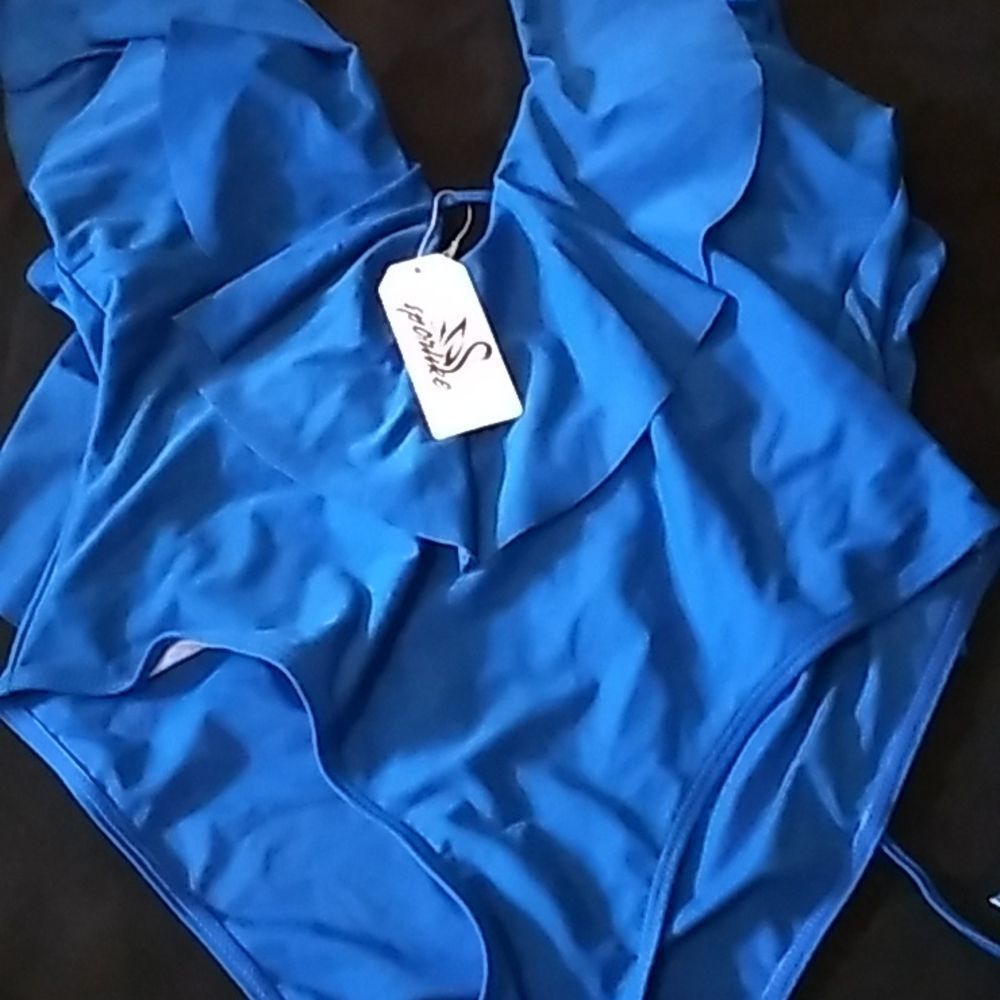 Ladies one piece bathing suit